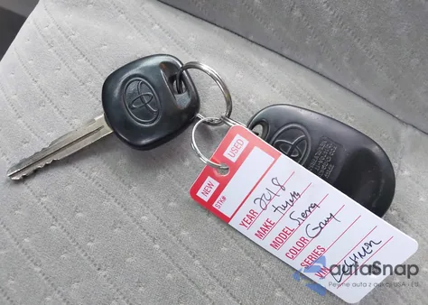 2018 Toyota Sienna Le 8 Passenger из США, поврежденный, VIN 5TDKZ3DC6JS906754